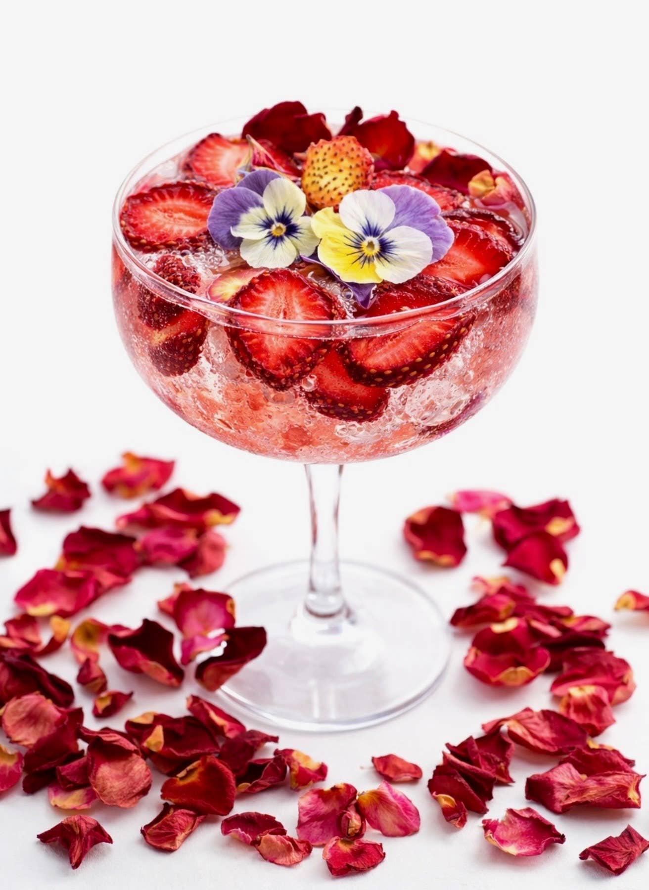 Citrus + Co - Dehydrated Strawberries + Floral Blend : Small 25g